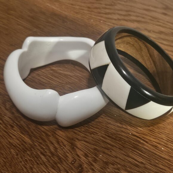 Set of 2 Vintage Bracelets - 70's 80's Retro Jewellery Fashion black and white - Picture 1 of 6